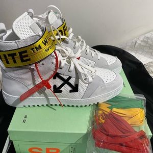 Off-White sneaker